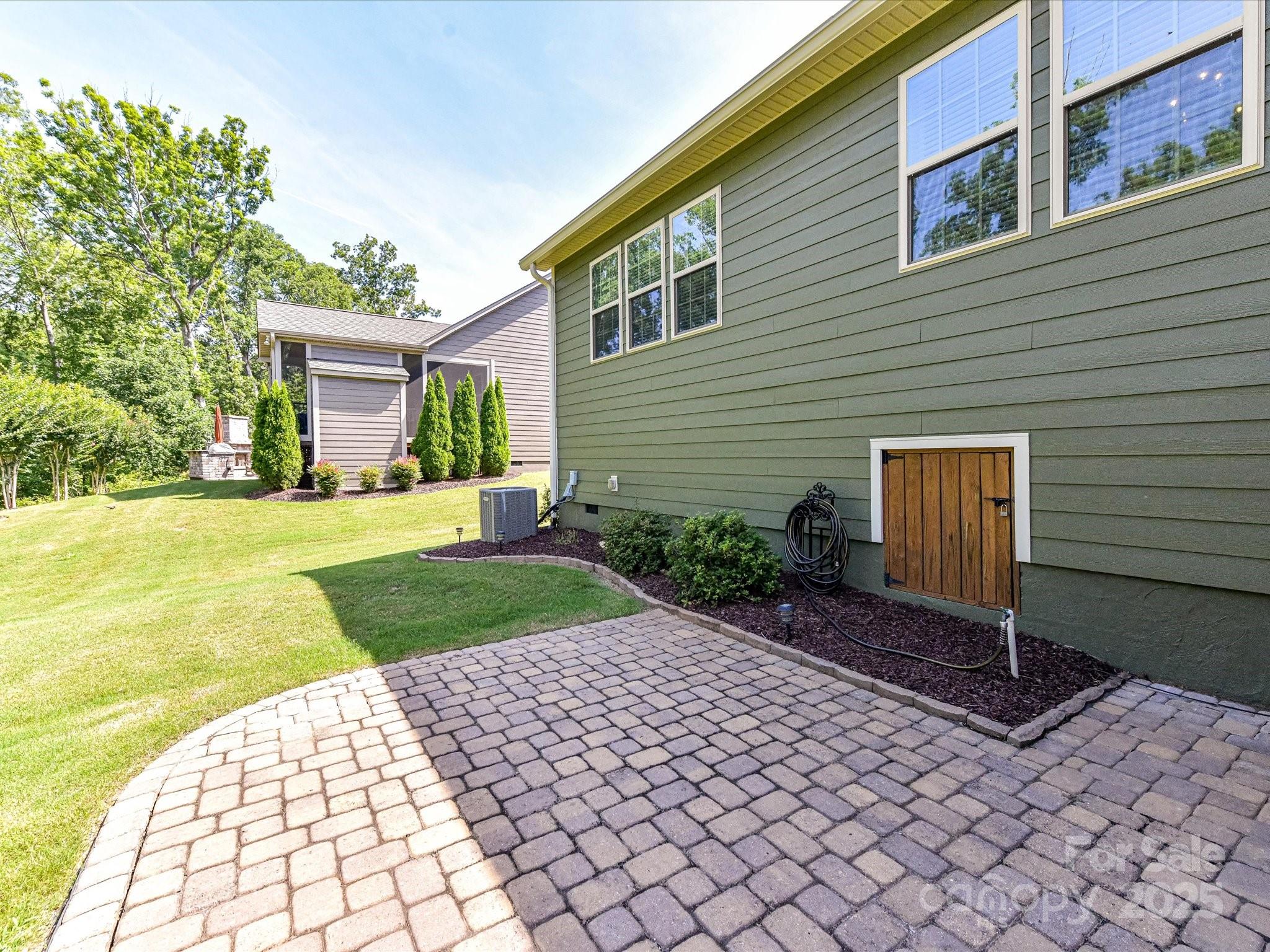 Tree Tops - Residential