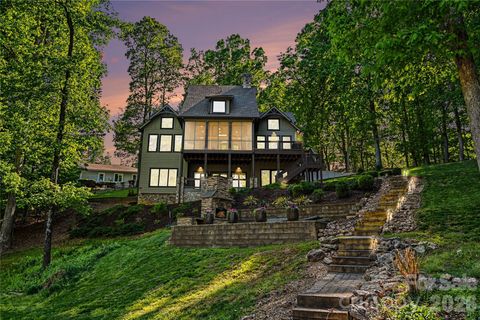 Photo of 142 Lakeview Shores Loop, Mooresville, NC 28117 (MLS # 4376202)