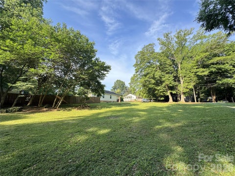 Photo of 3035 Ross Avenue, Charlotte, NC 28208 (MLS # 4390288)