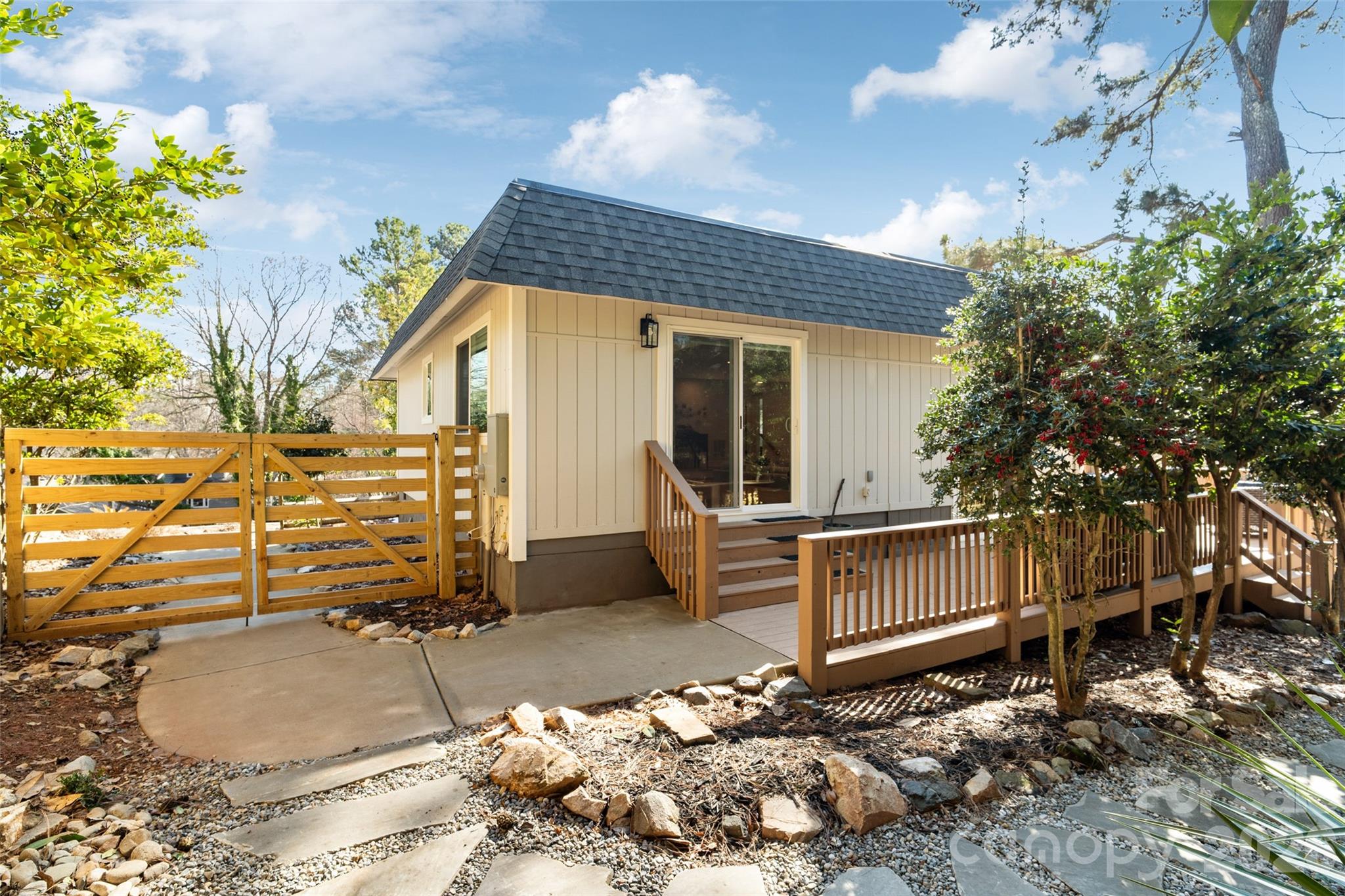 Tega Cay - Residential