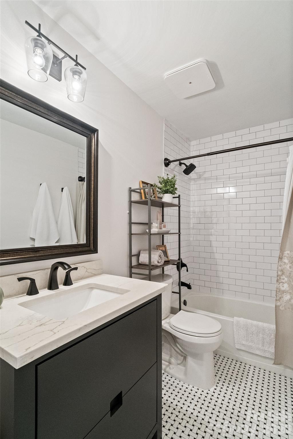 Tega Cay - Residential