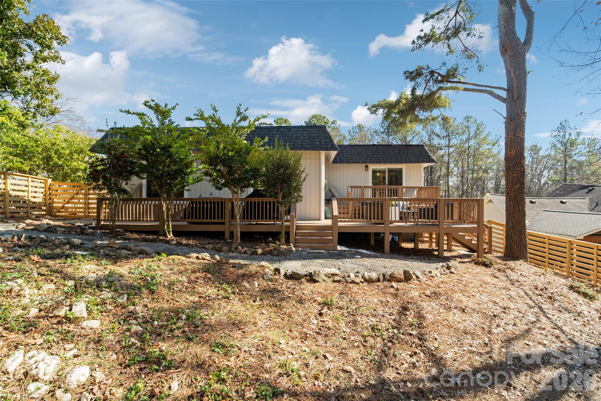 Tega Cay - Residential