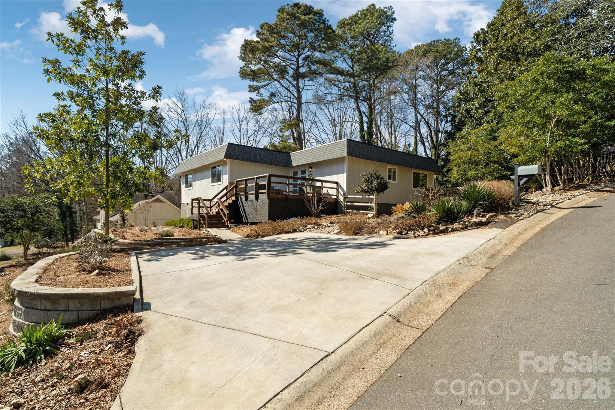 Tega Cay - Residential