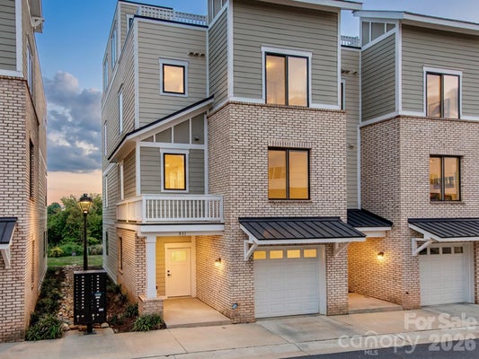 931 CITYSCAPE DR, CHARLOTTE, NC 28205 - Image 561cb25a3f0f84bb68e384f829409c2a/2704170301