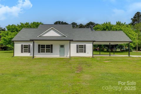 5705 White Street Fort Lawn SC 29714