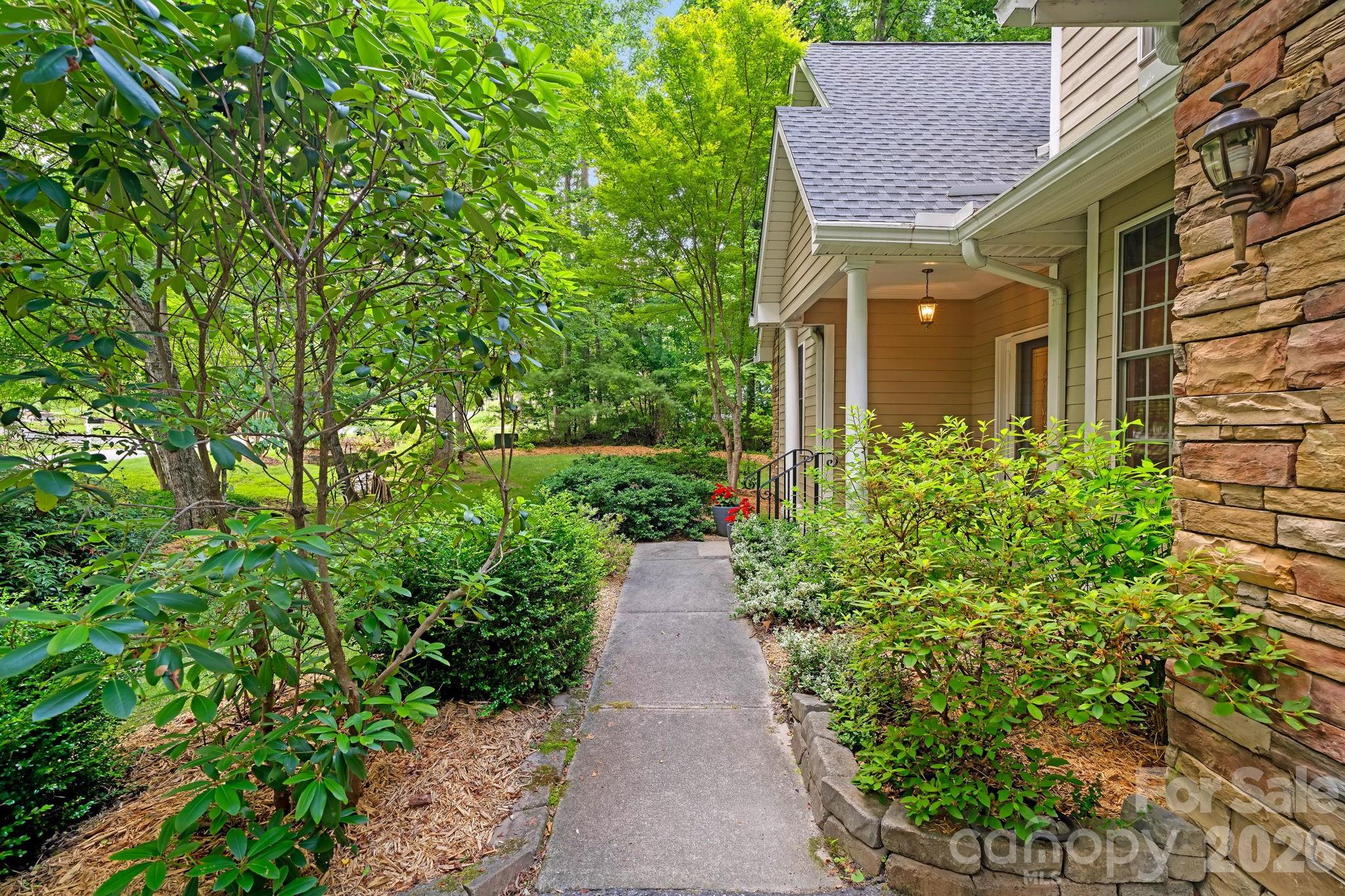 36 Poplar Creek Drive