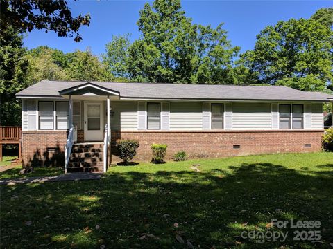 Photo of 2240 Laburnum Avenue #B, Charlotte, NC 28205 (MLS # 4329303)