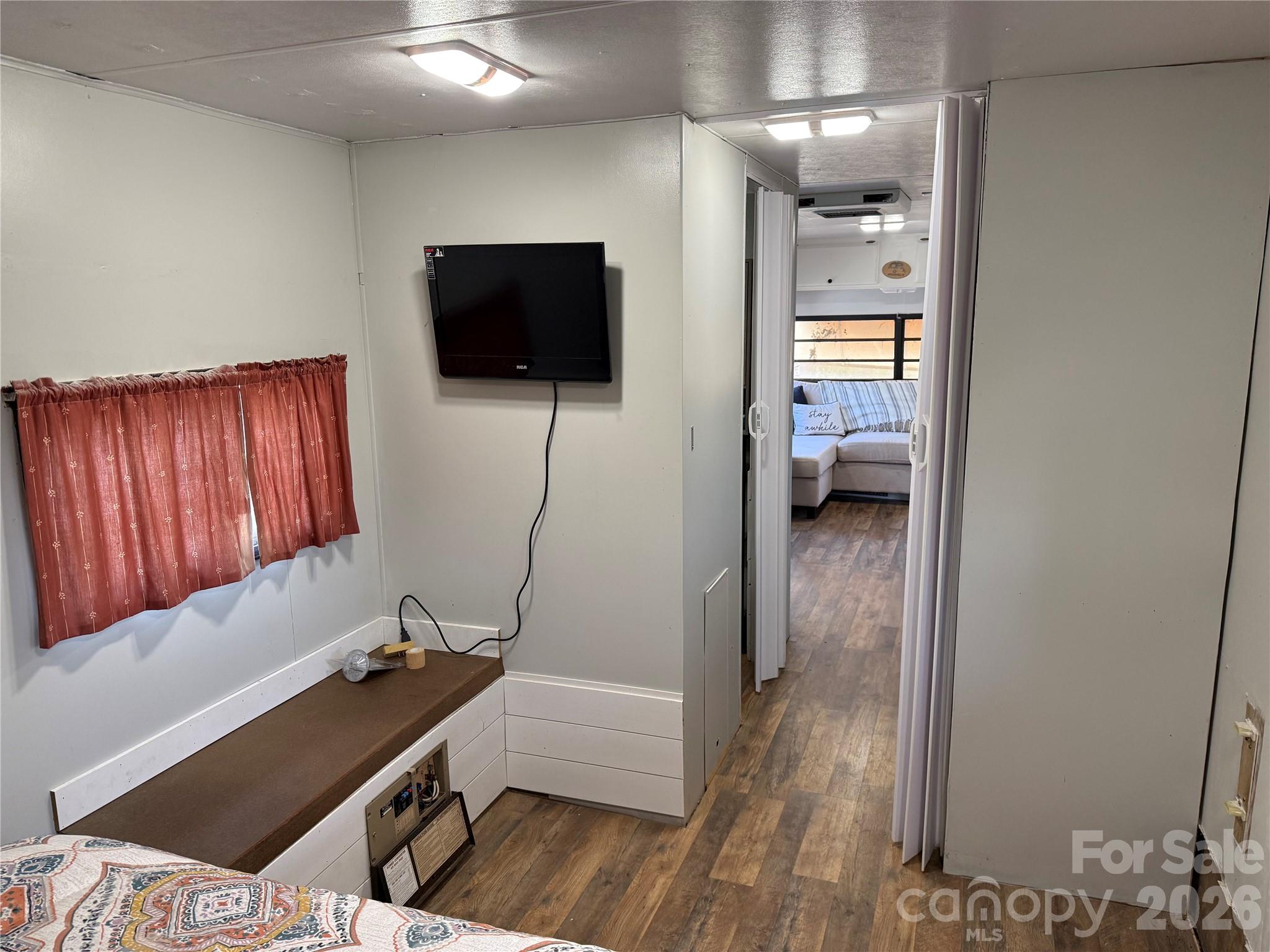 Twin Harbor - Residential