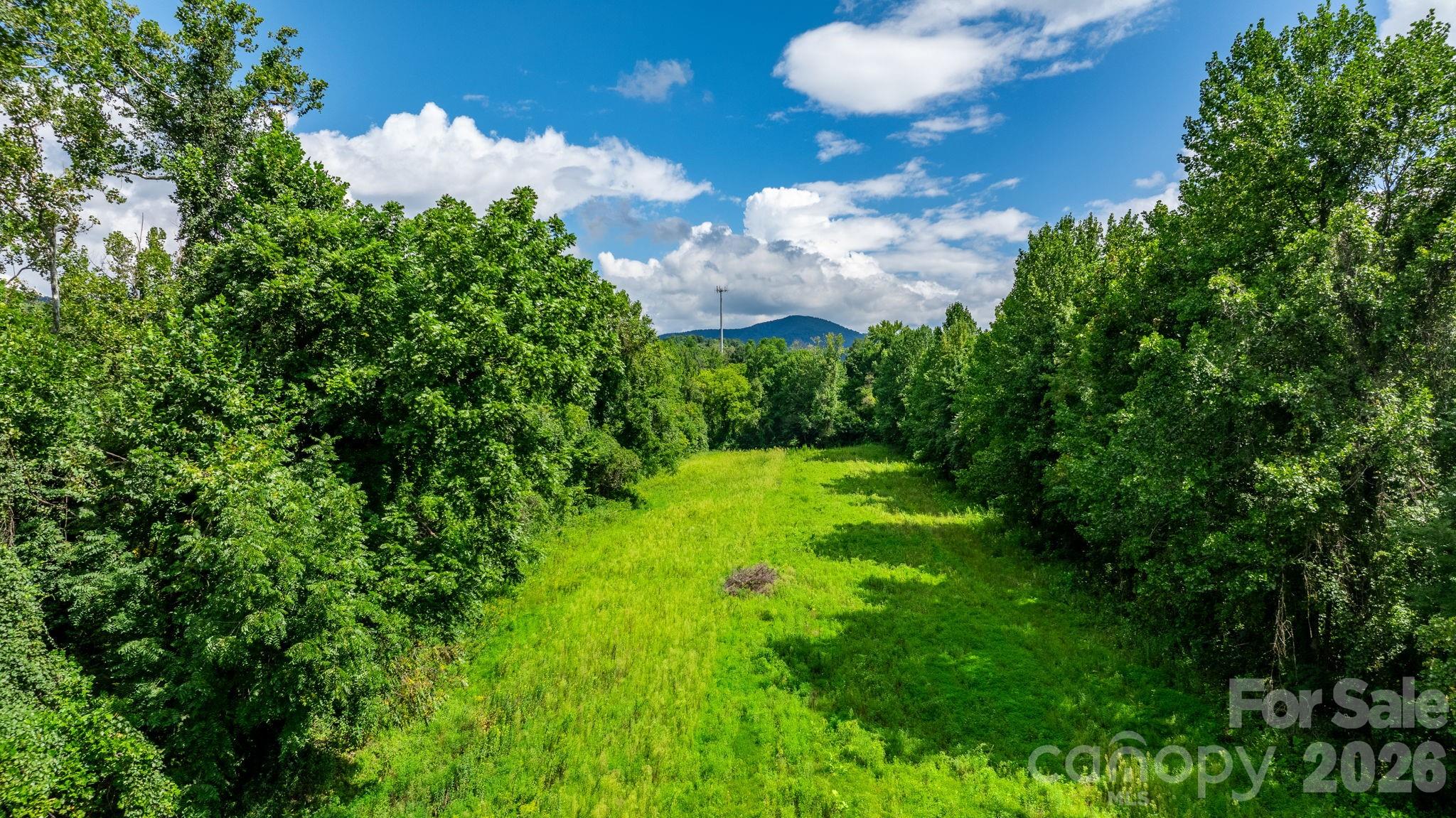 000 Old Linville Road