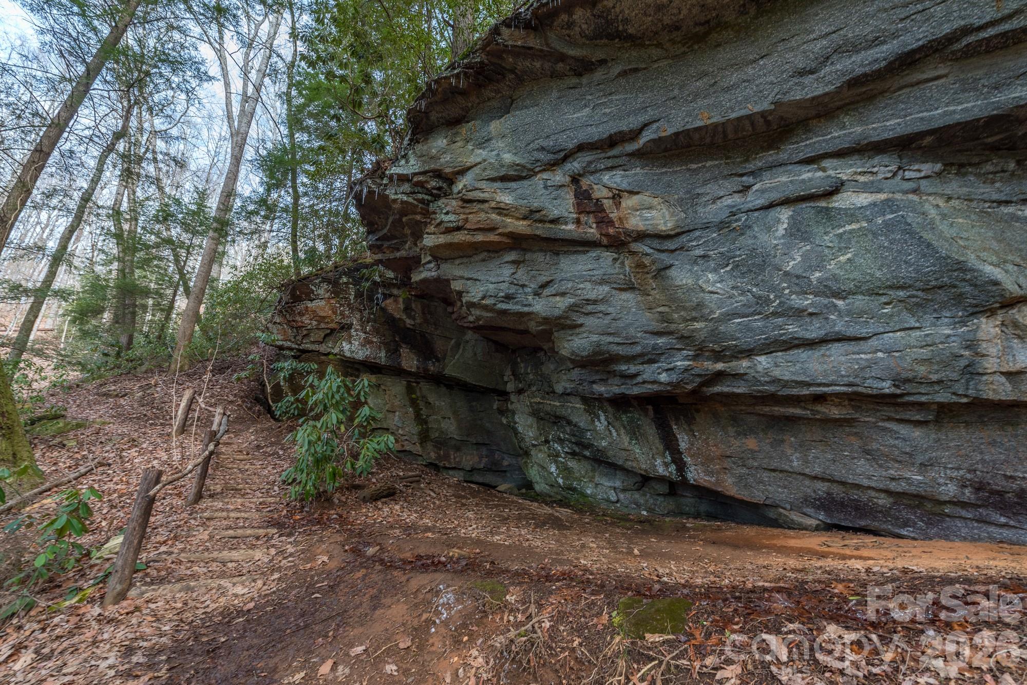Gateway Mountain - Land