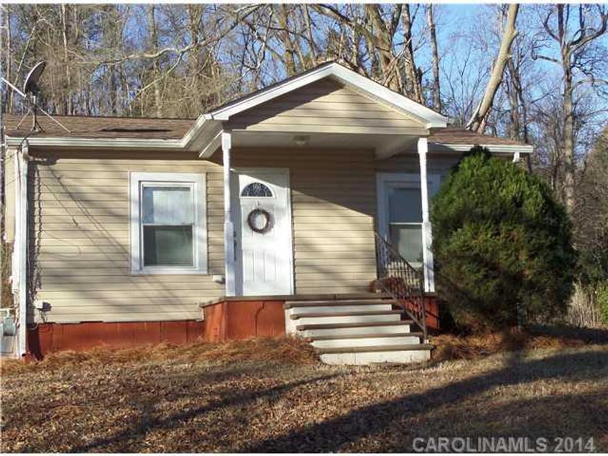 Charming 1 bedroom 1 1/2 baths located in Fort Mill.  This home has been completely updated.  Large eat in kitchen.  Refrigerator and Washer and Dryer to remain.  Family room features a gas fireplace.  Updated Bath with seamless shower and separate jetted tub.   Home is being SOLD AS IS.  Age of structure is unknown.