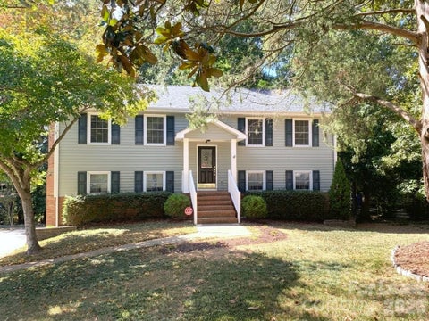 Photo of 1114 Glenshannon Road, Matthews, NC 28105 (MLS # 4390505)
