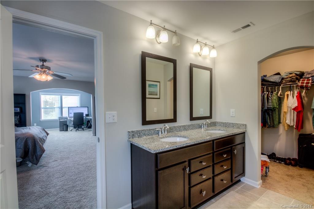 Newport Lakes - Residential