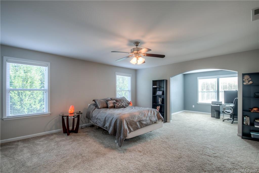 Newport Lakes - Residential