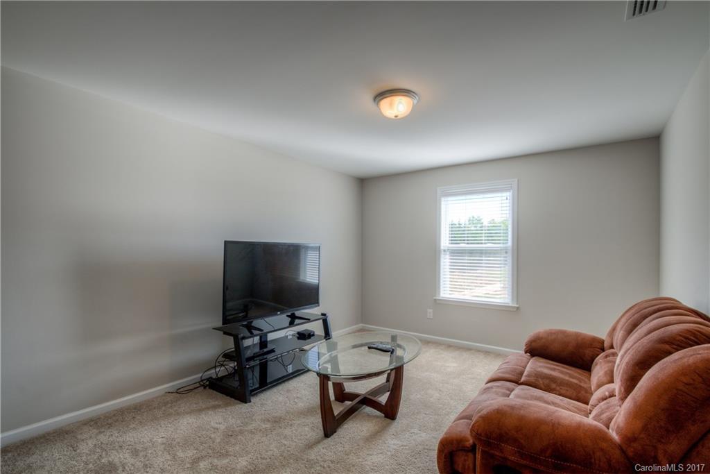 Newport Lakes - Residential