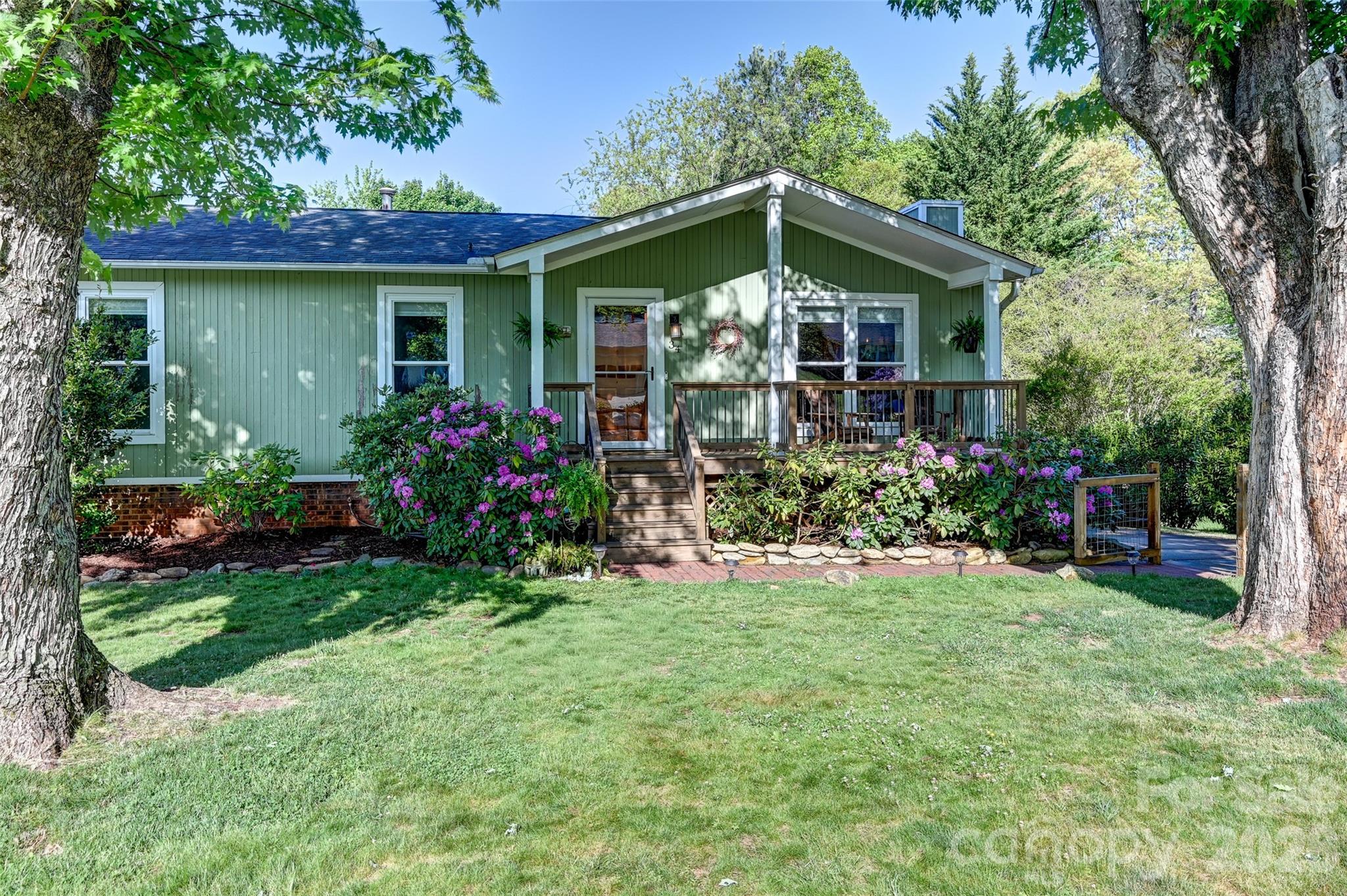 34 Knoll Ridge Drive