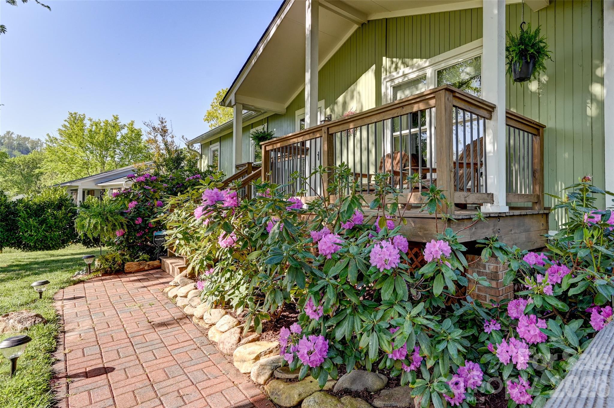 34 Knoll Ridge Drive