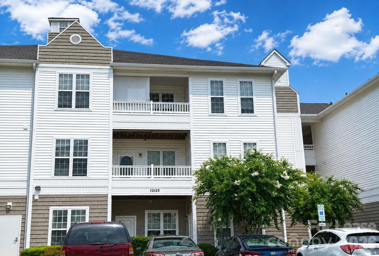 Photo 1 of 32 — 10125 Westmoreland Road, Cornelius, NC 28031