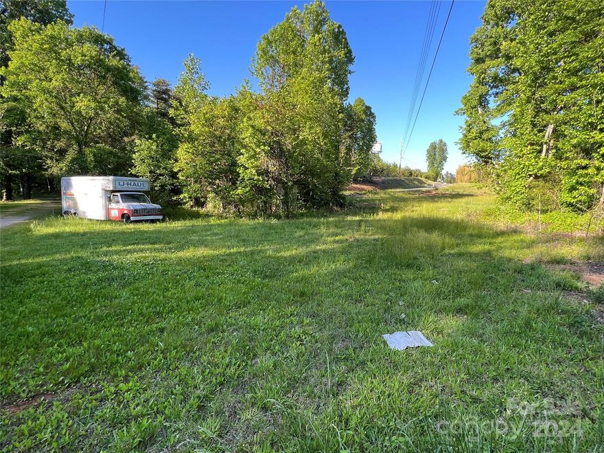 This home is in rough shape and is unsafe to enter, this home/lot
is the very desirable Lake James area and near the Fonta Flora Trail Head. The lot is mainly flat with some trees in the back of the lot which means not a lot for major tree removal.