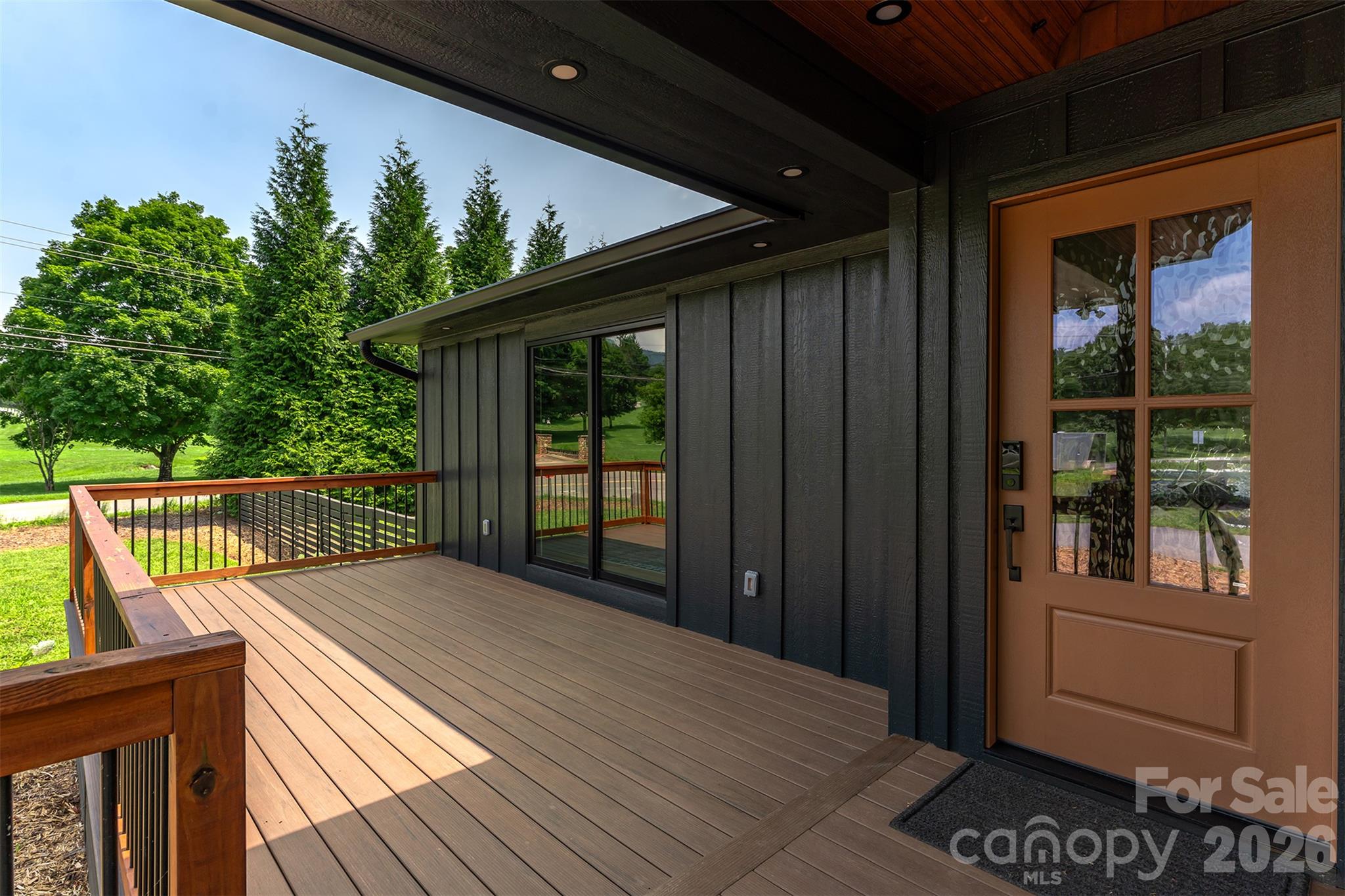 11 Pine Circle