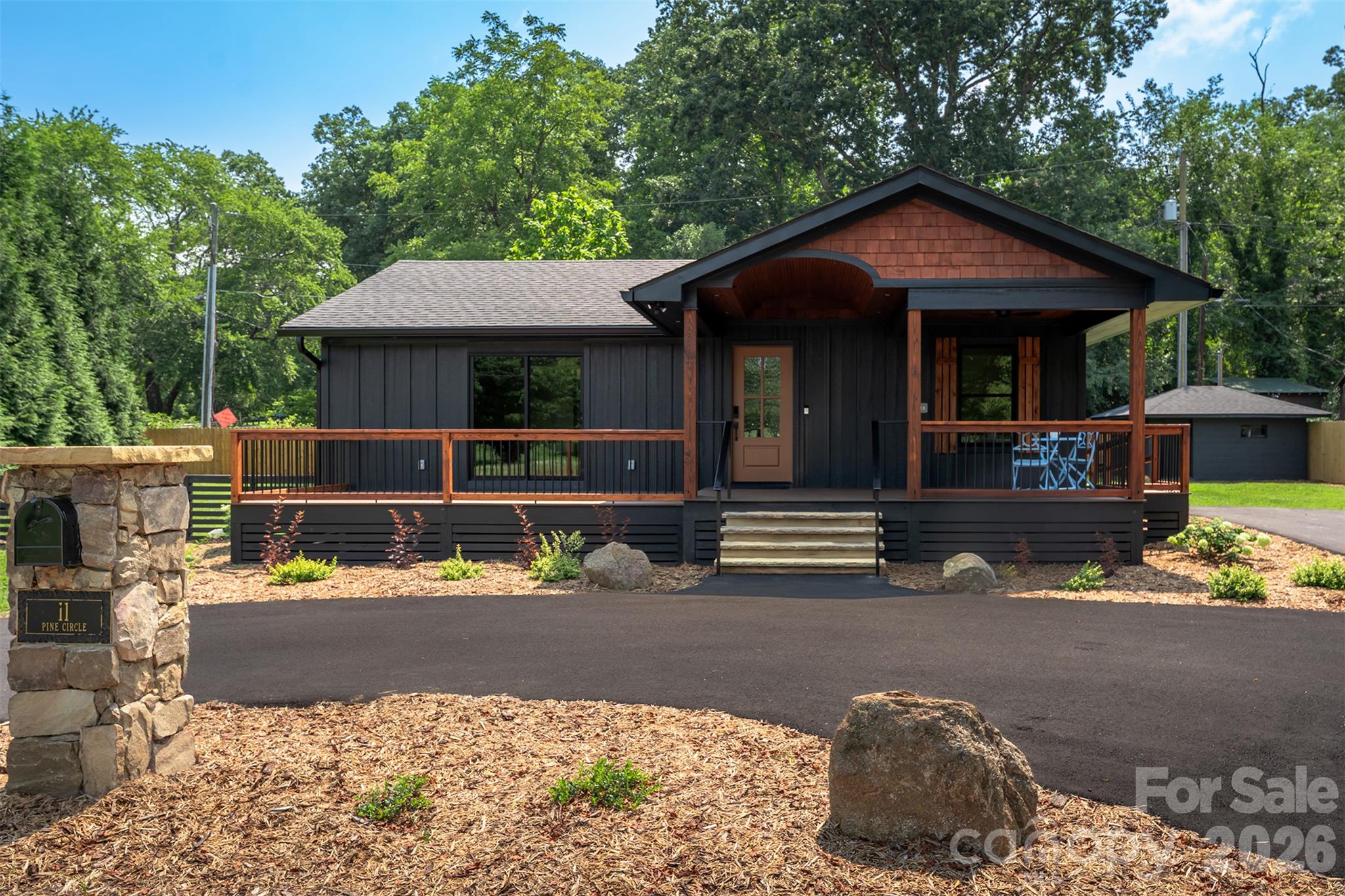 11 Pine Circle