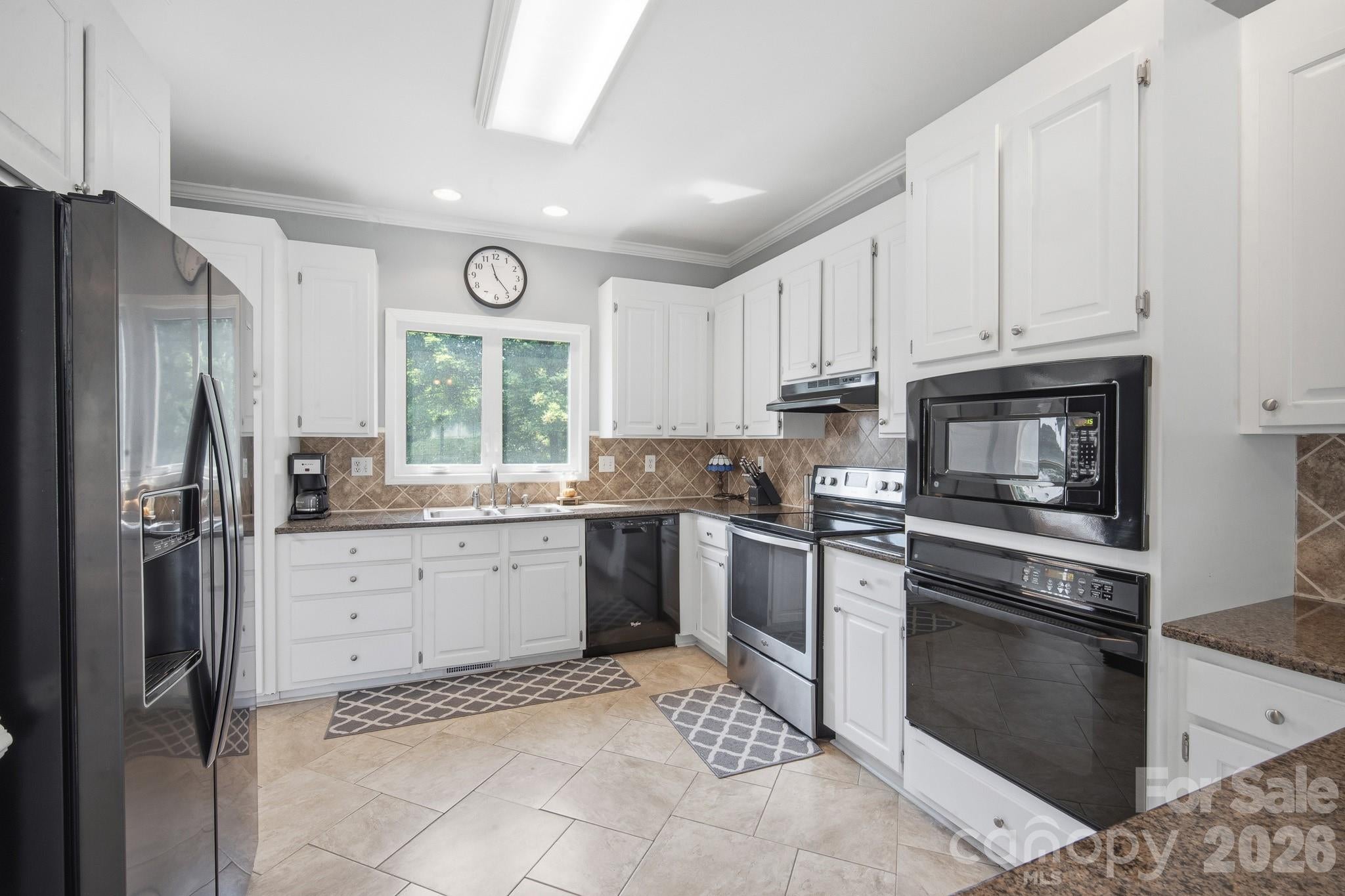 825 Timberlane Trail