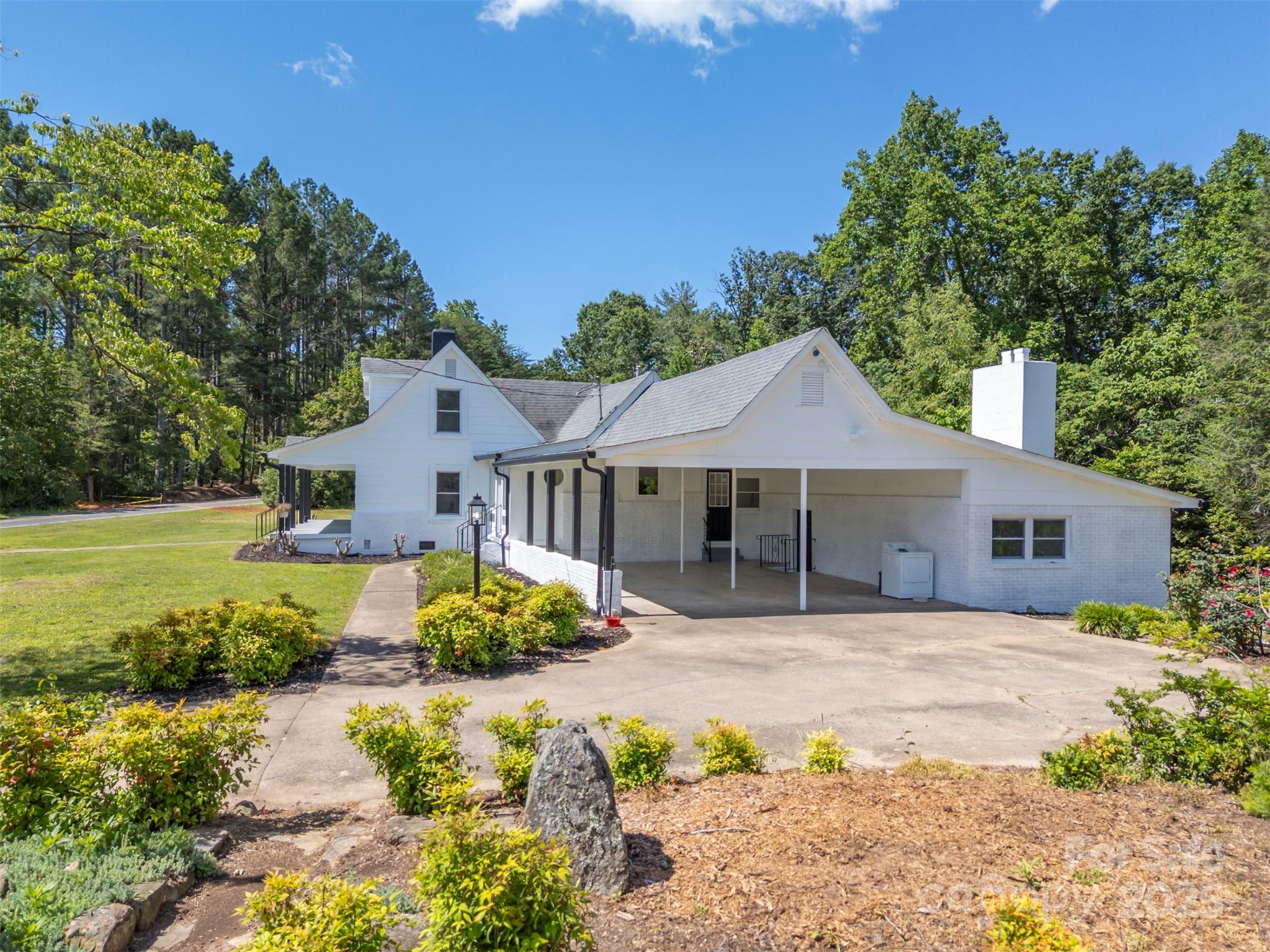 983 Stroud Road
