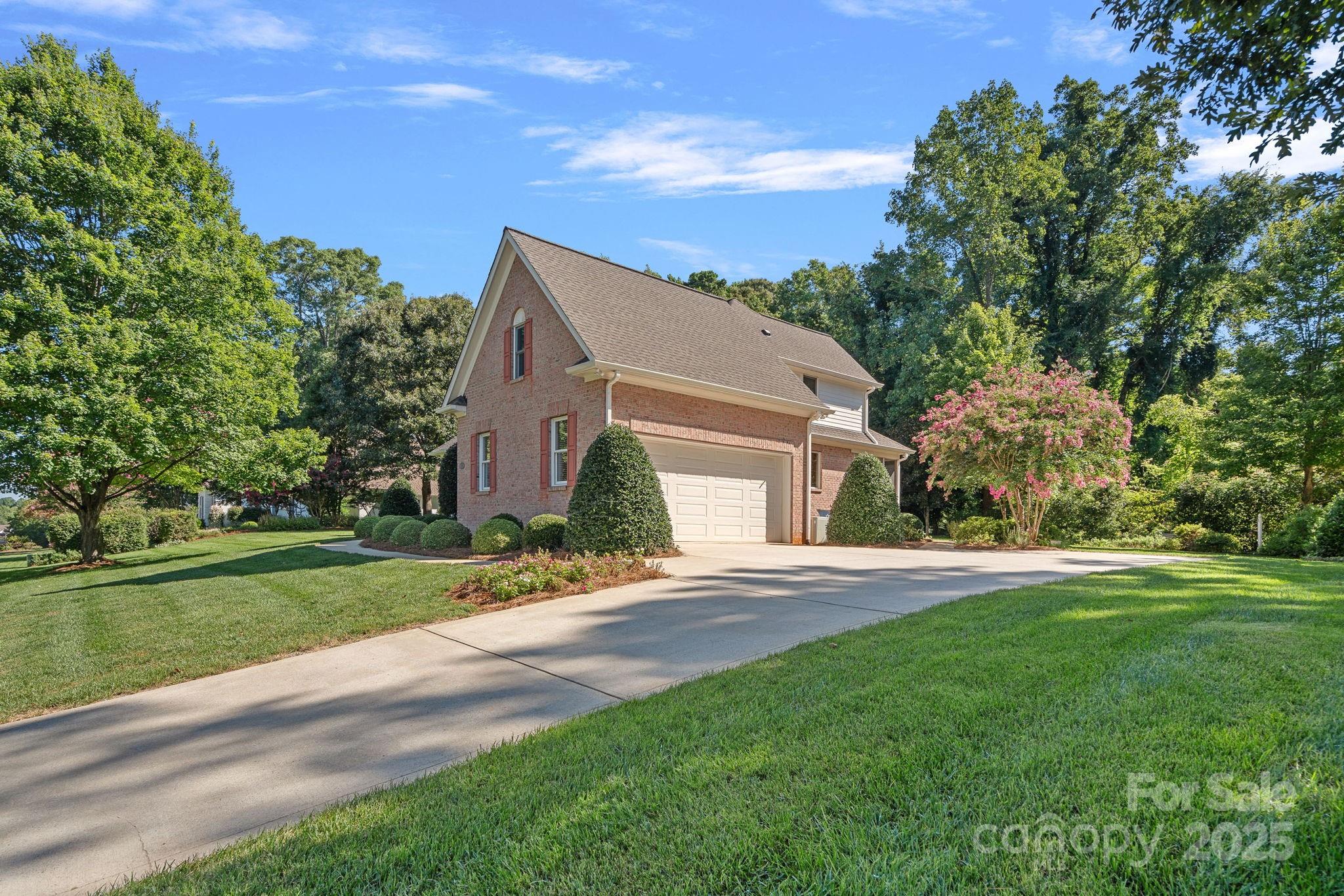 122 Pin Oak Lane