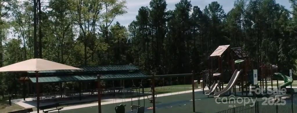 Lakeside Glen - Residential