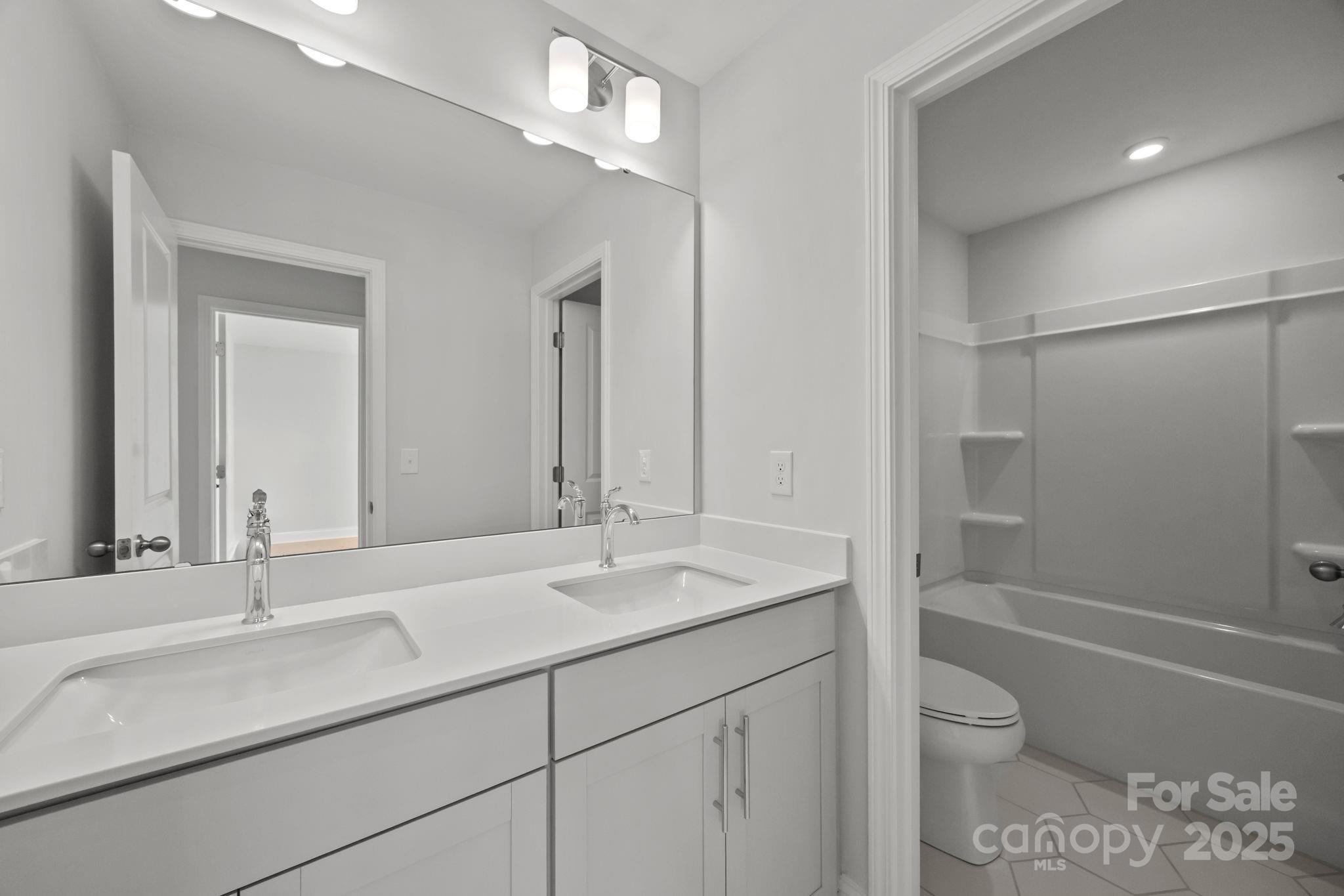 Lakeside Glen - Residential