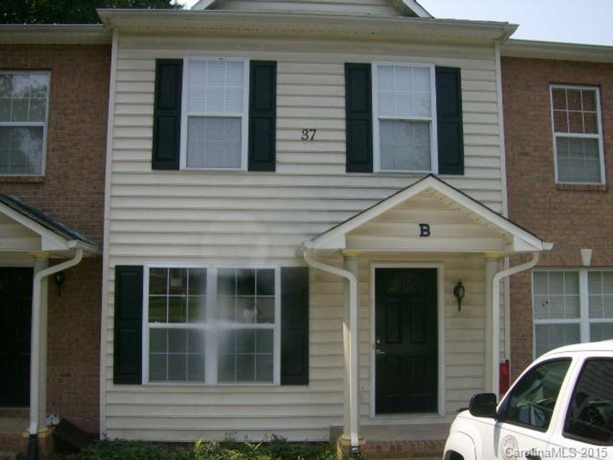 Very nice townhome, hardwood floors in Den, tile in kitchen and bath, deck on back. Unit has 3 bedrooms and 2.5 baths.