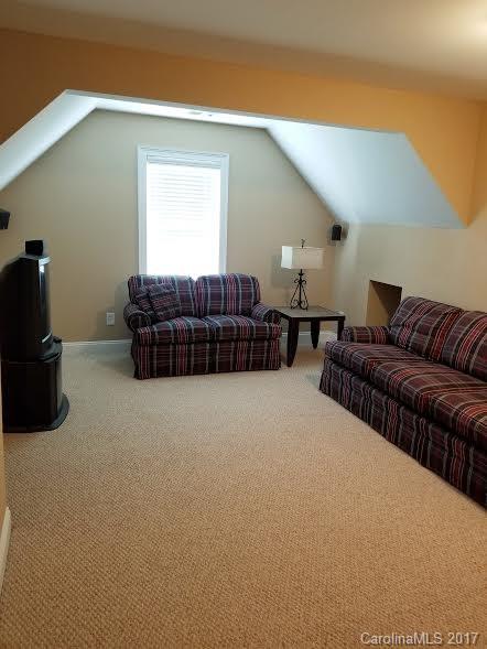 The Estate on Lake Davidson - Residential