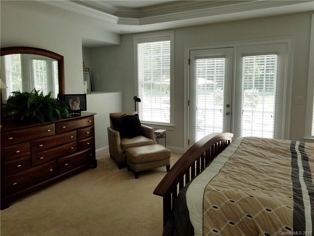 The Estate on Lake Davidson - Residential