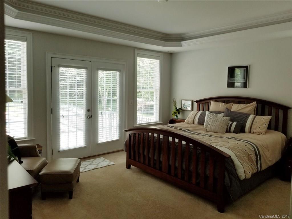 The Estate on Lake Davidson - Residential