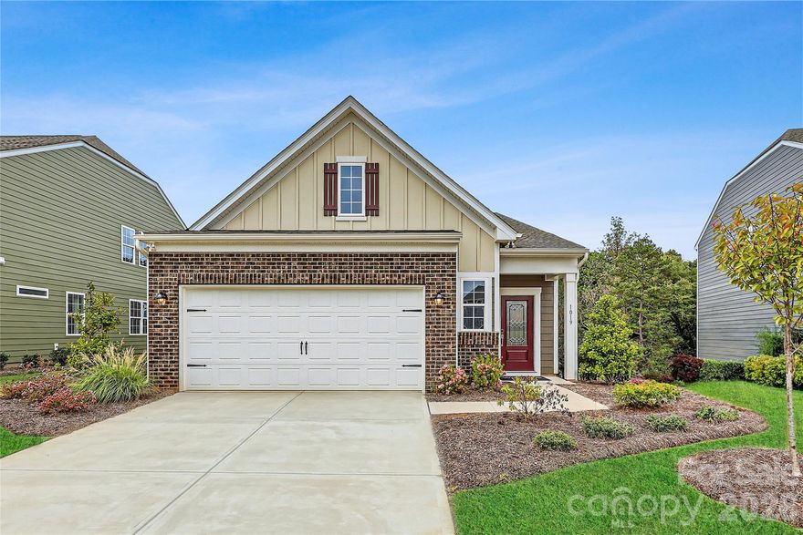 Rare opportunity to own a one-level ranch floor plan in Fort Mill’s sought-after Elizabeth neighborhood. A charming partial brick front adds timeless curb appeal. Inside, the home features a completely open layout with the primary suite and a guest suite both on the main level, along with a centrally located study offering flexible space for work or relaxation. Enjoy the screened porch out back—perfect for unwinding or entertaining. Community amenities add to the lifestyle appeal. An ideal option for those wanting to be close to loved ones within the Fort Mill school district.