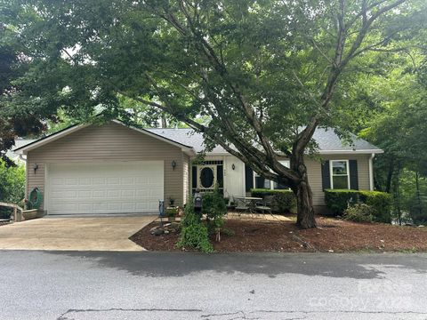 869 Sandburg Terrace Hendersonville NC 28791