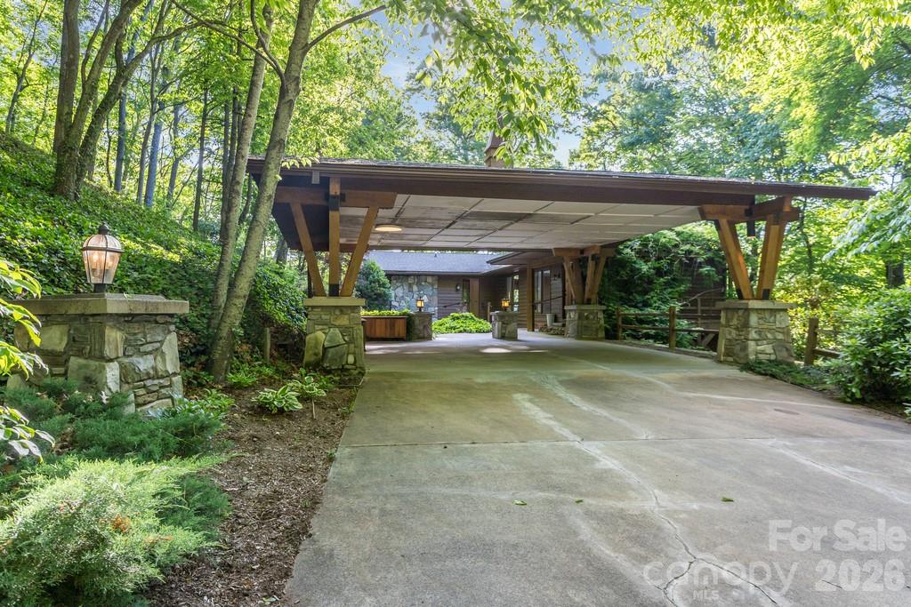 1126 Scenic Circle