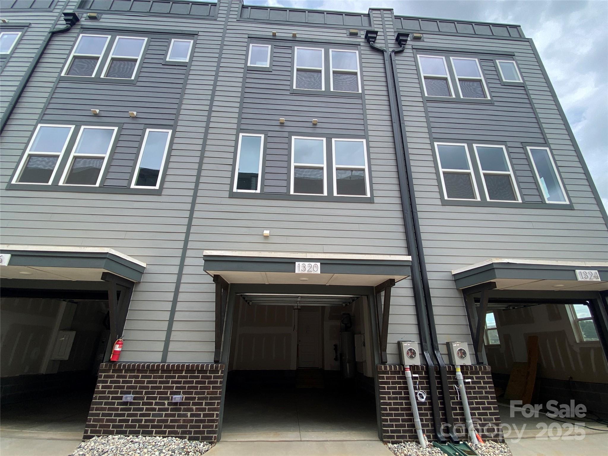 1320 Walter Taylor Way EQX0102