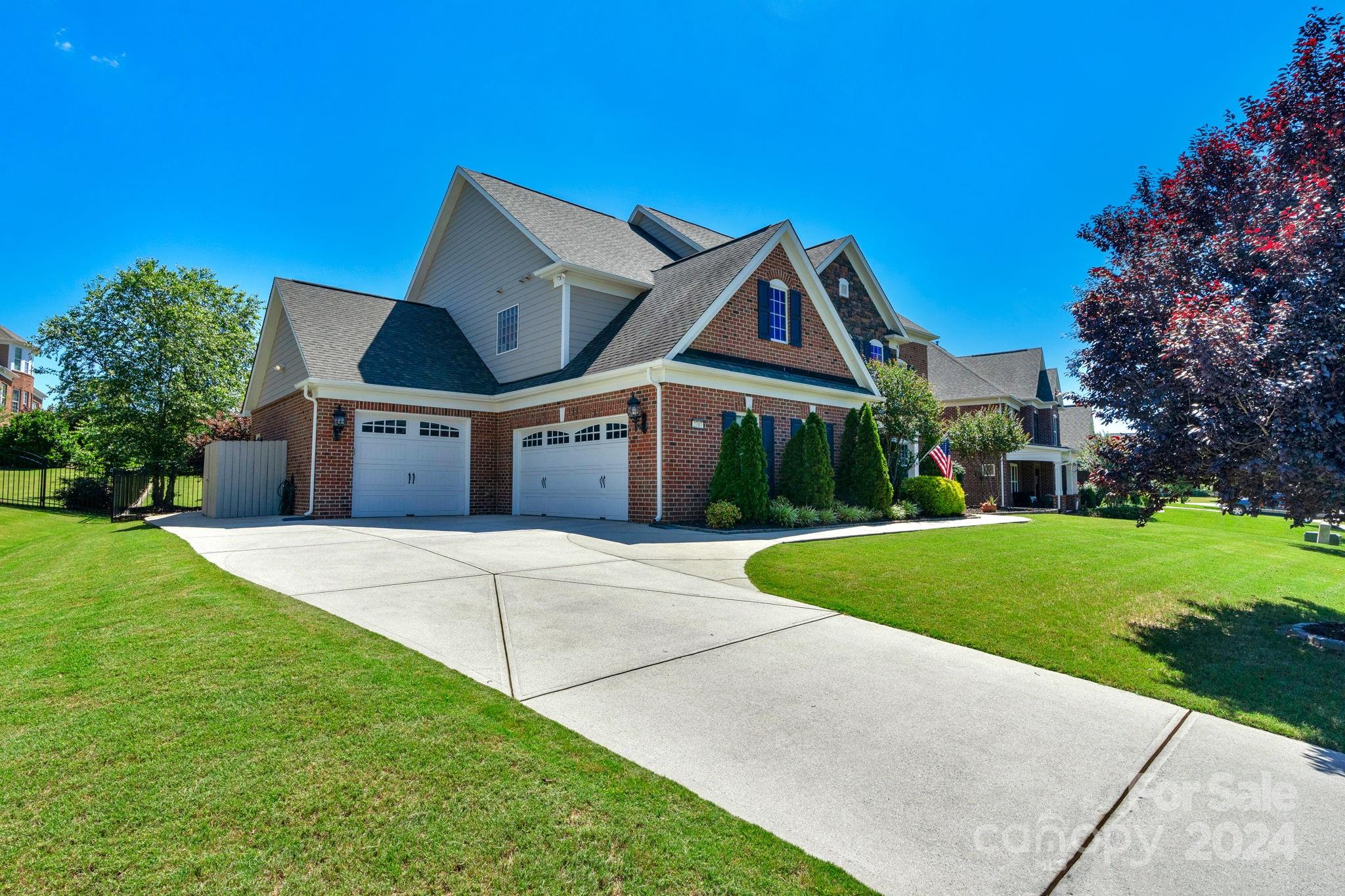 The Chimneys of Marvin - Residential