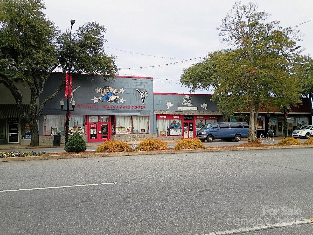 138 & 140 W Main Street