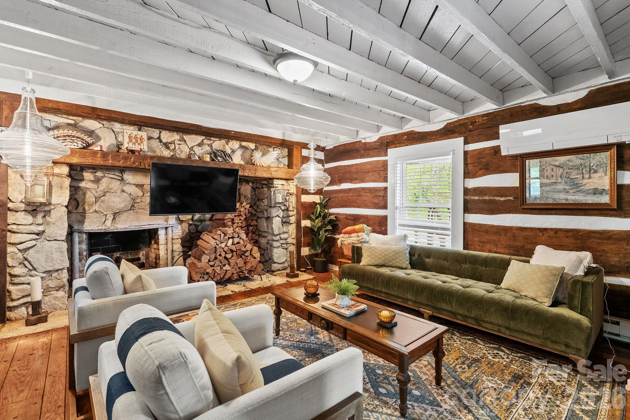 285 Glenaire Drive