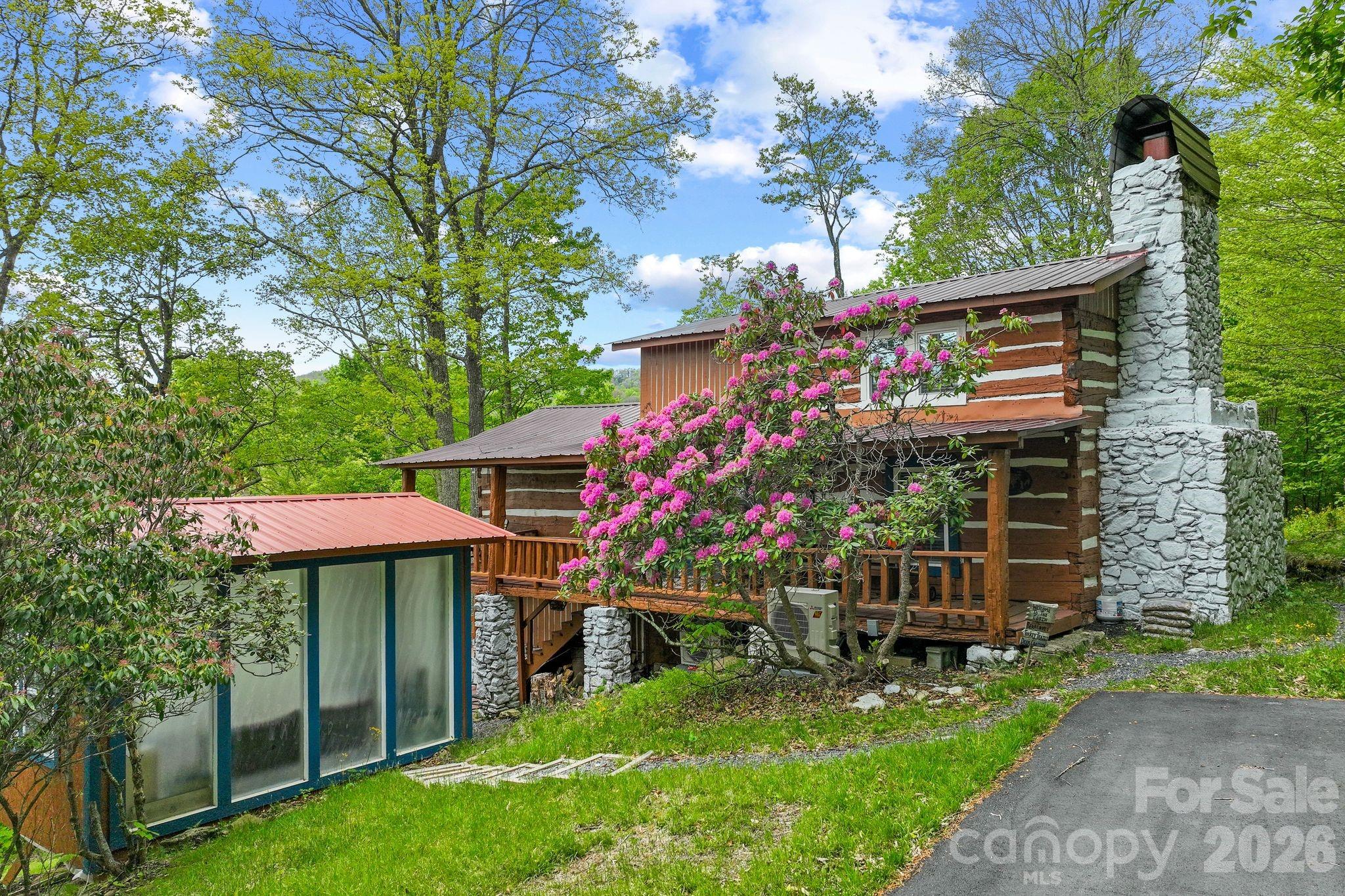285 Glenaire Drive