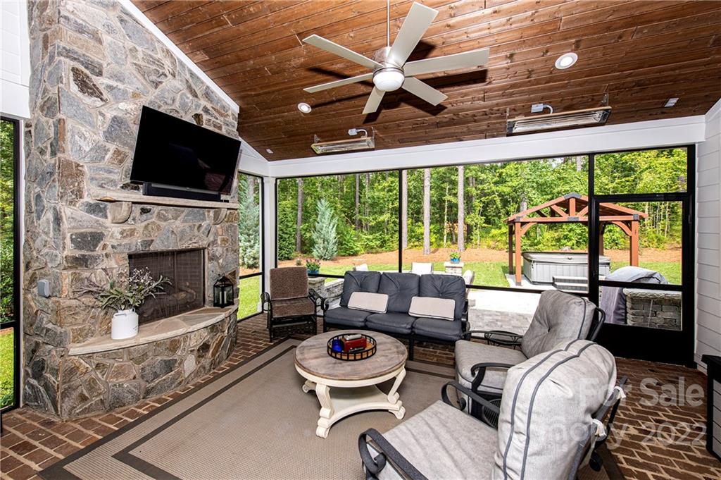 Riverchase Estates - Residential