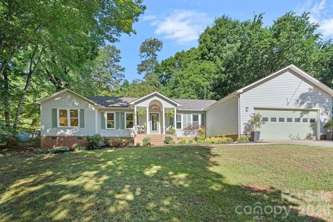 Photo of 154 Quiet Cove Road, Mooresville, NC 28117 (MLS # 4377824)