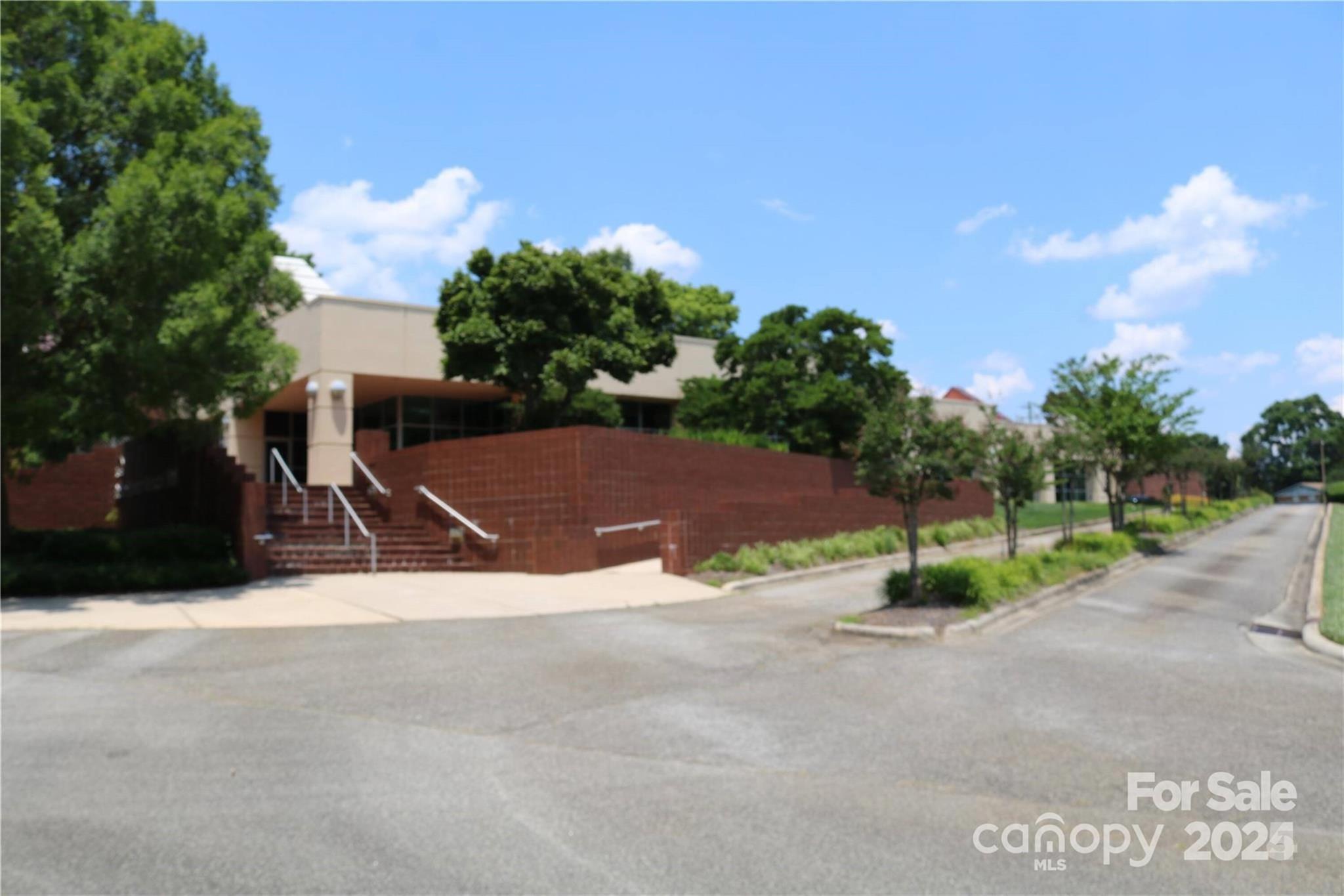 308 E Centerview Street