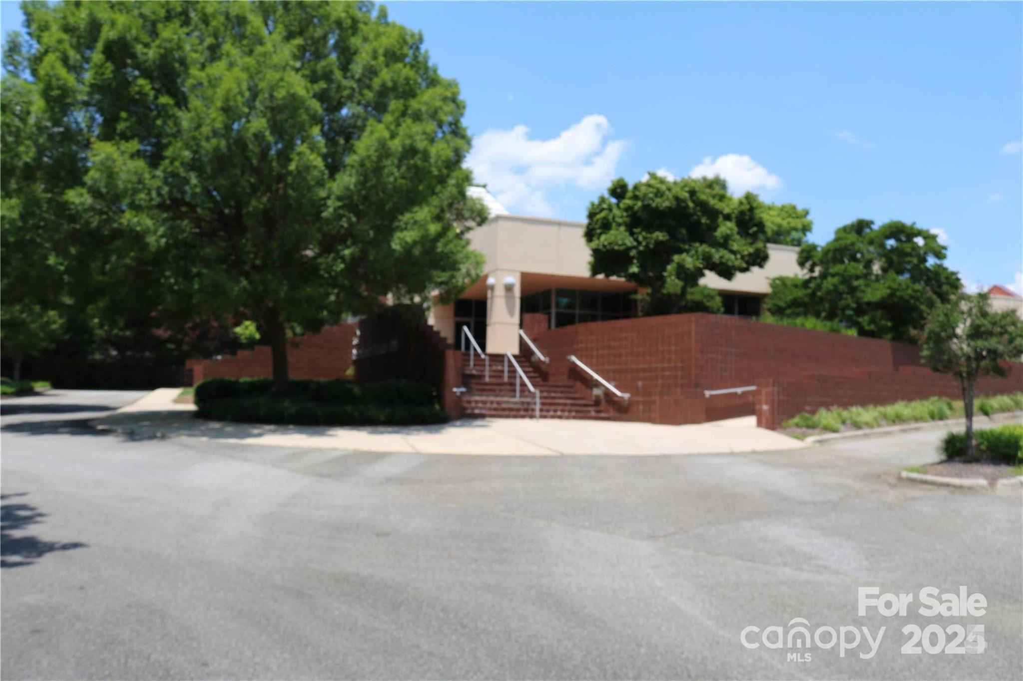 308 E Centerview Street