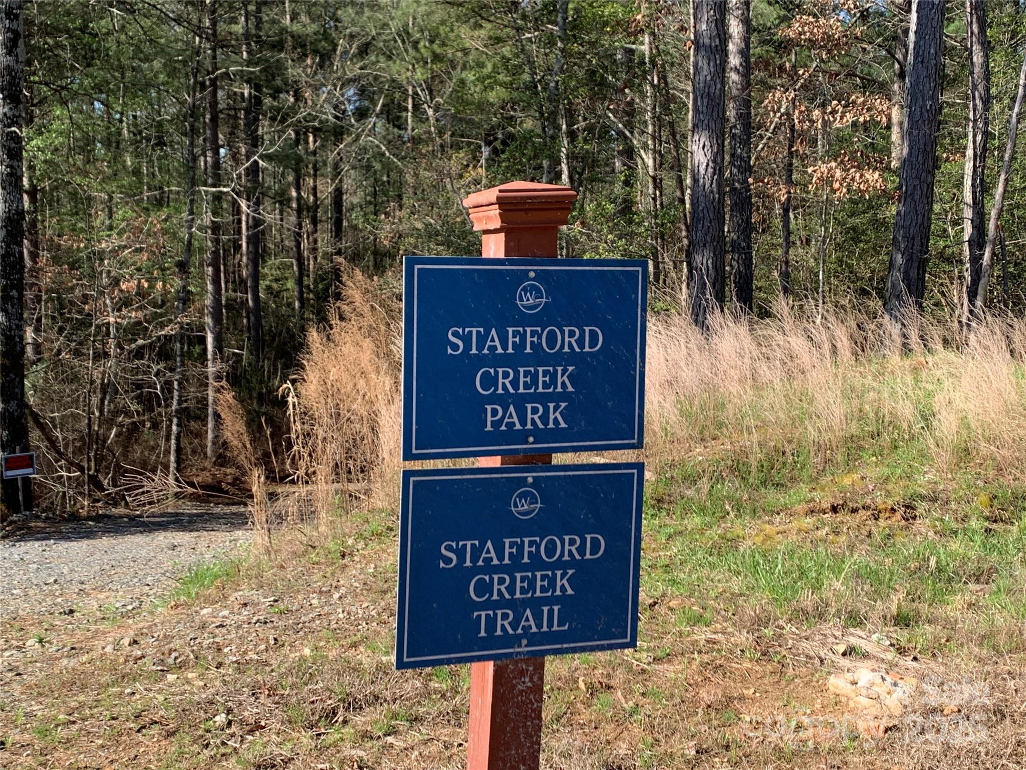 The Waterfront Club - Land