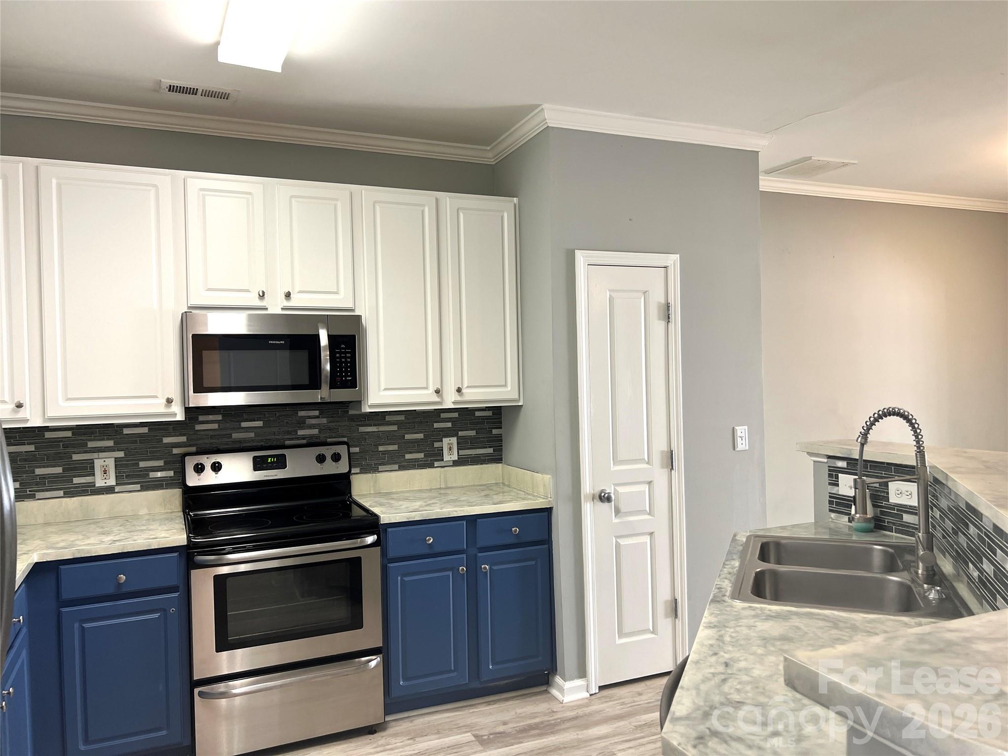 Villages of Avonlea - Residential Lease