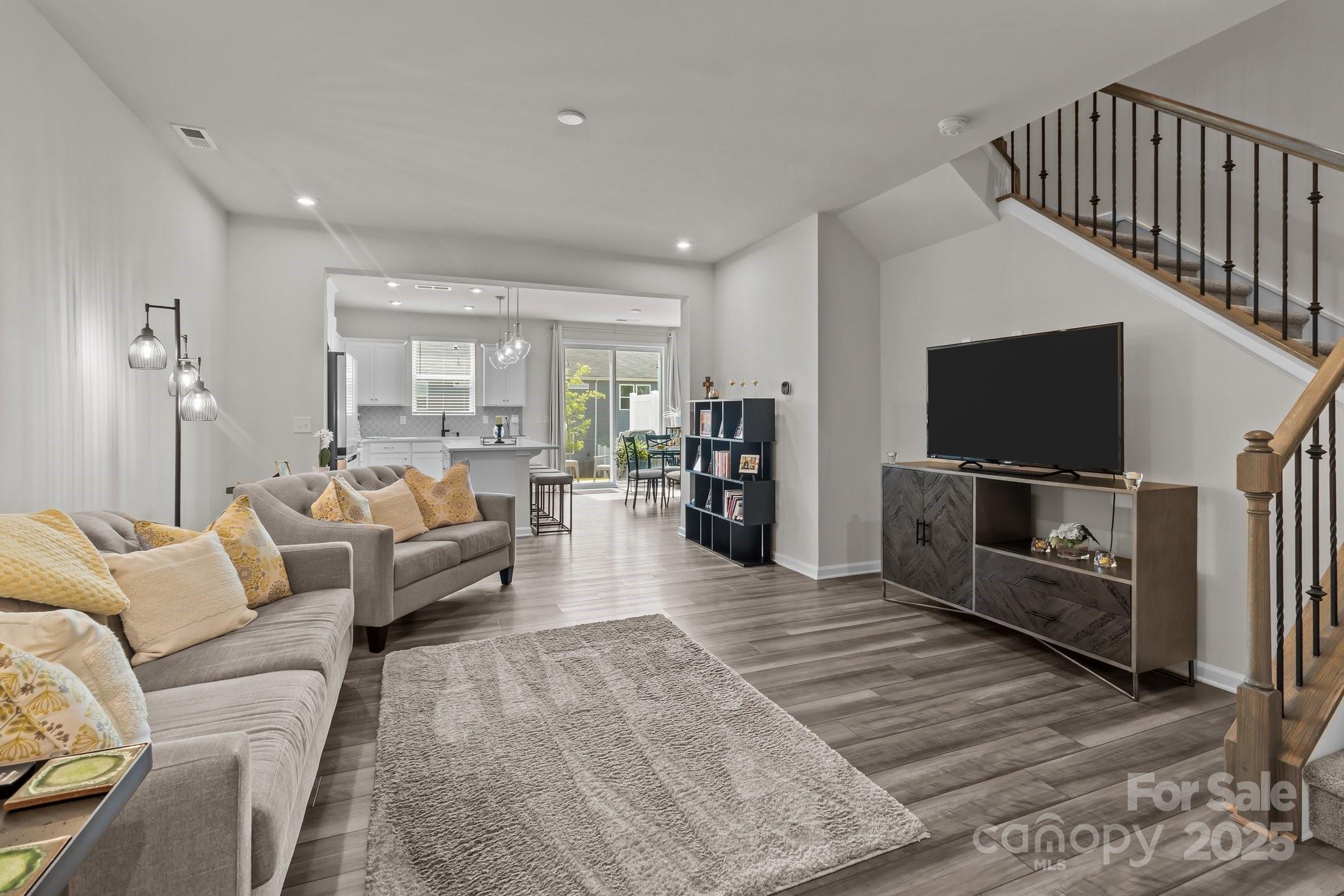 5625 Axil Lane