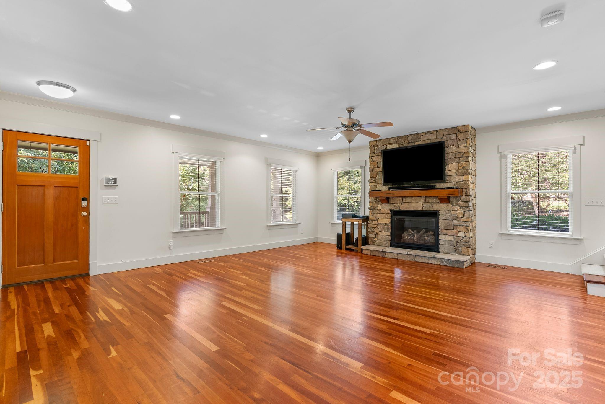 Zander Way - Residential